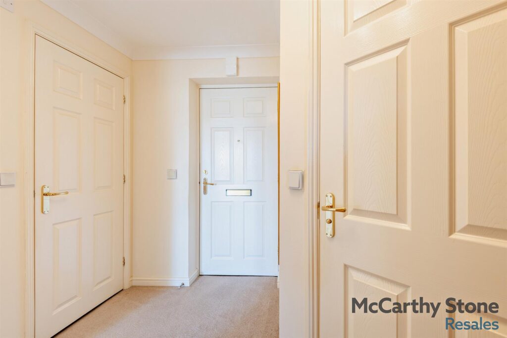 Portman Court, Grange Road, Uckfield, East Sussex, TN22 1FD