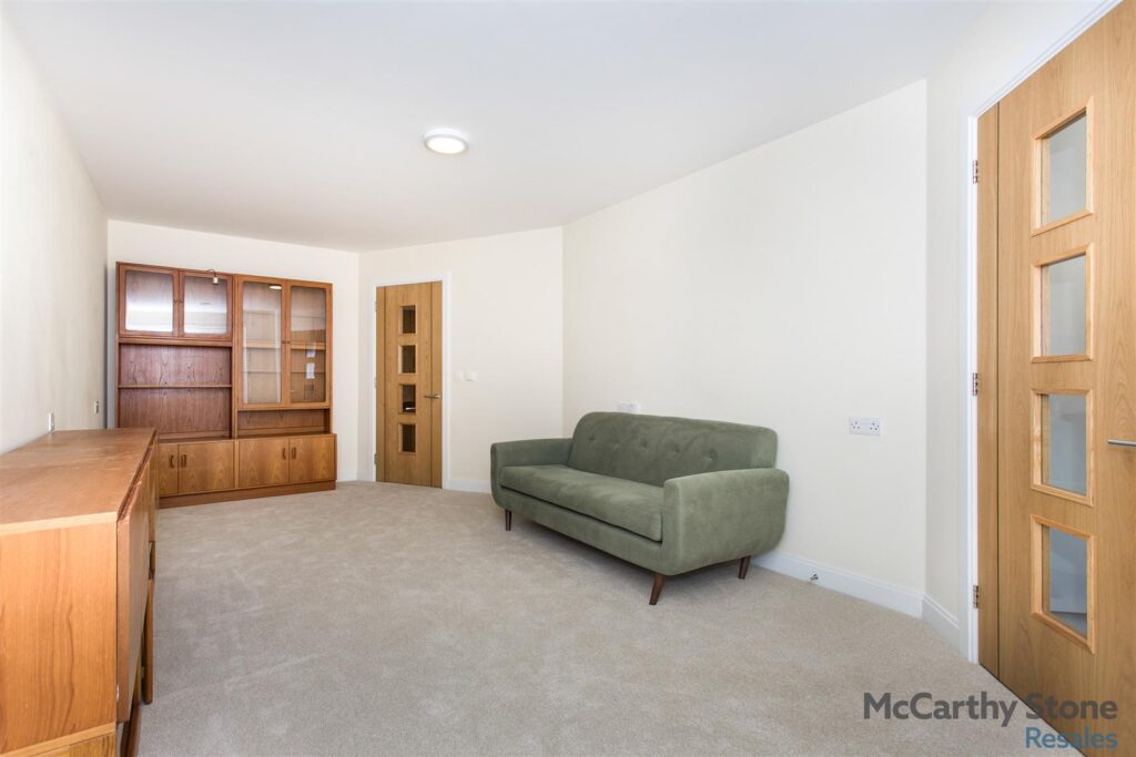 Roslyn Court, Lisle Lane, Ely, Cambridgeshire, CB7 4FA