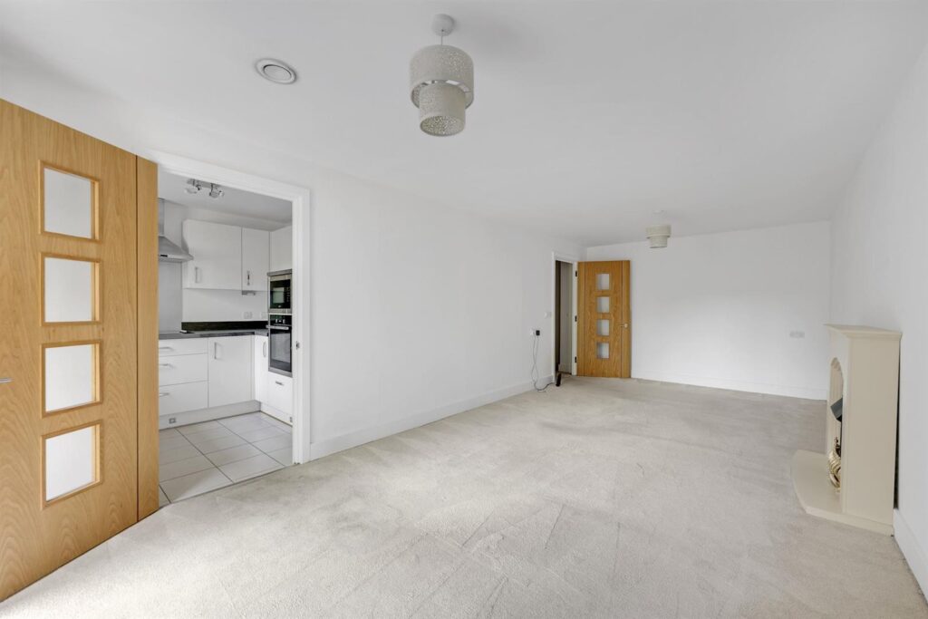 London Road, Guildford, GU1 1FF