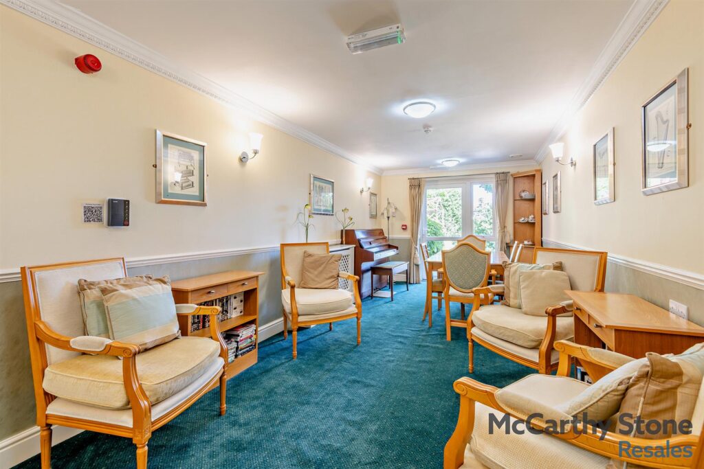 Portman Court, Grange Road, Uckfield, East Sussex, TN22 1FD