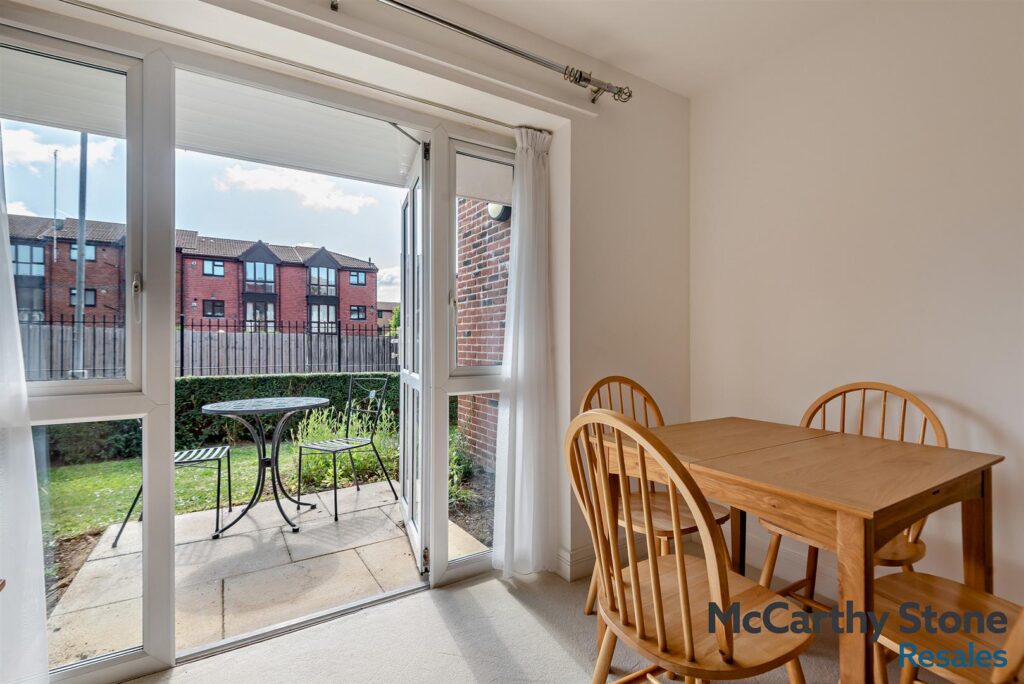 Clarence Court, Clarence Road, Horsham, West Sussex, RH13 5TS