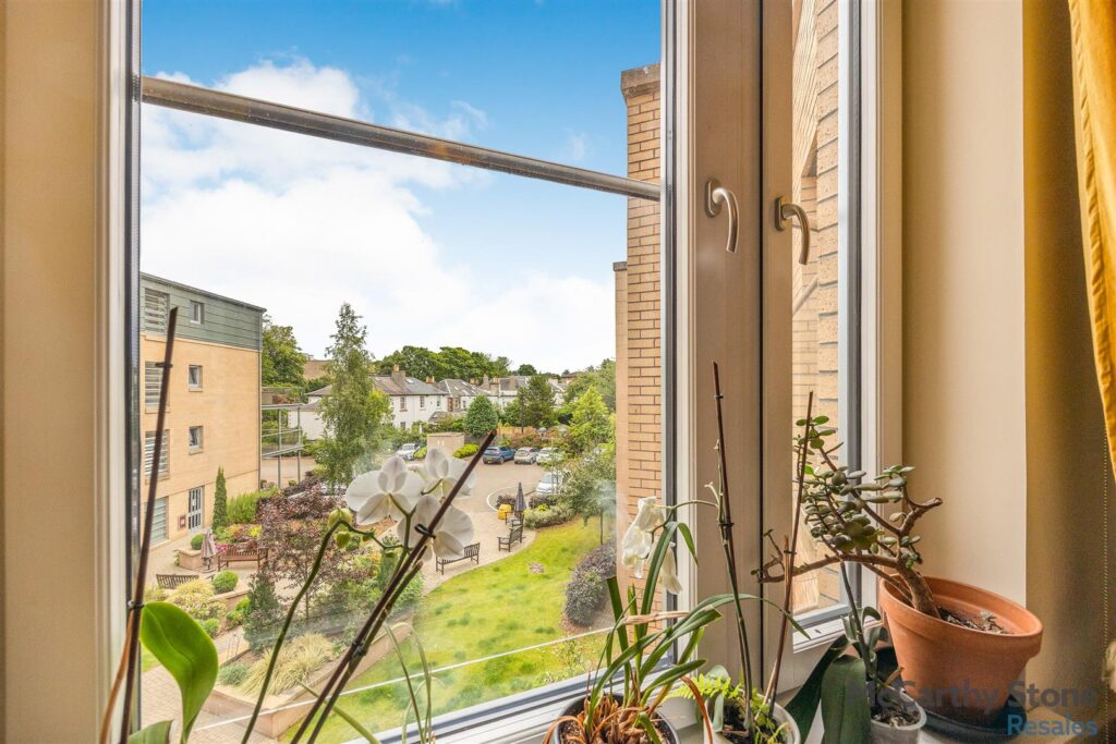 Lyle Court, 25 Barnton Grove, Edinburgh