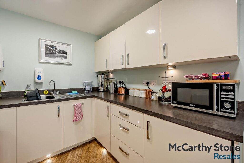 Oak Tree Court, Smallhythe Road, Tenterden, Kent, TN30 7EQ