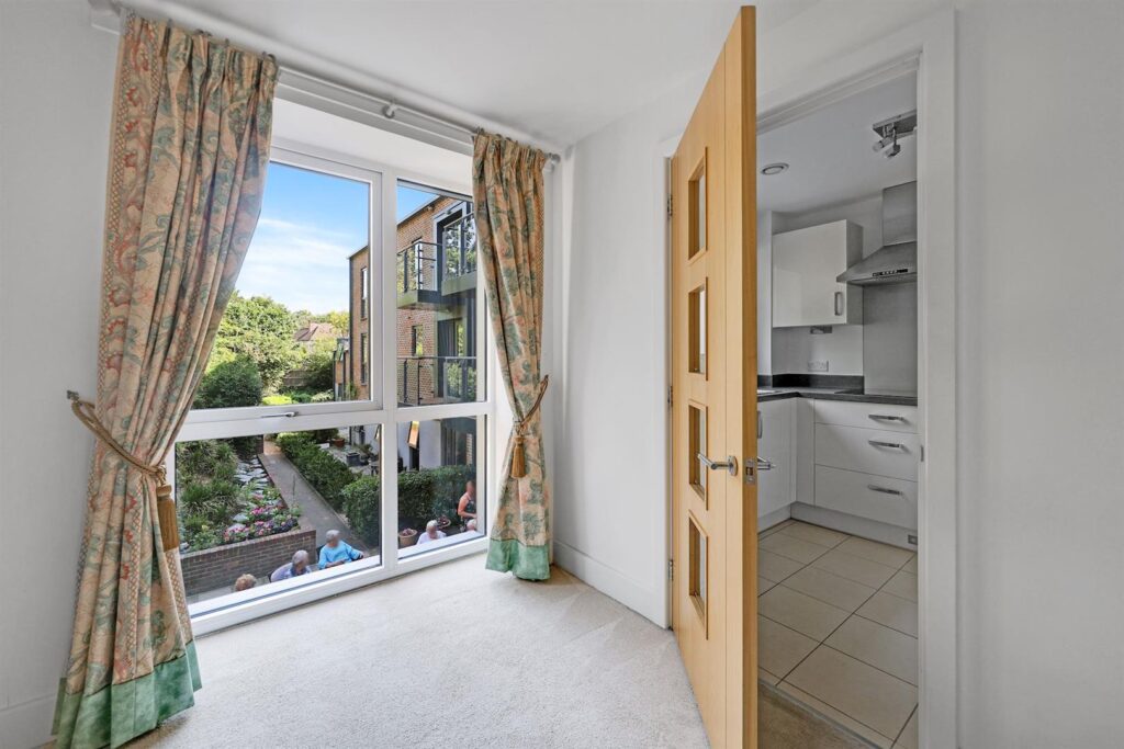 London Road, Guildford, GU1 1FF