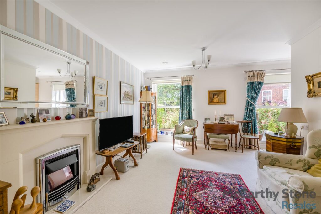 Peel Court, College Way, Welwyn Garden City, Hertfordshire, AL8 6DG