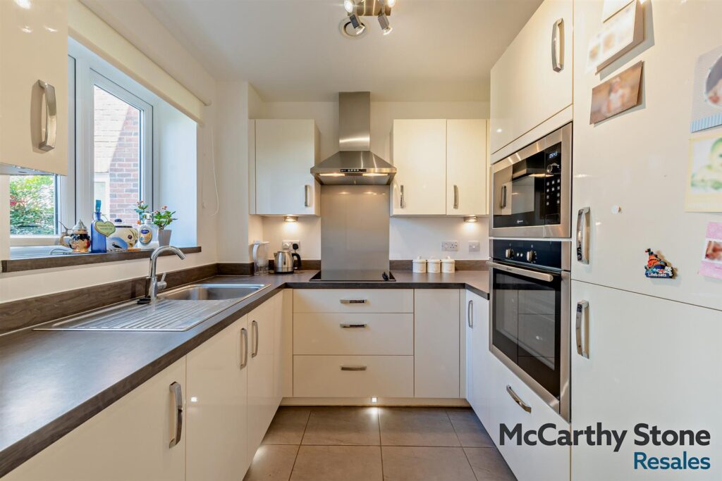 Oak Tree Court, Smallhythe Road, Tenterden, Kent, TN30 7EQ