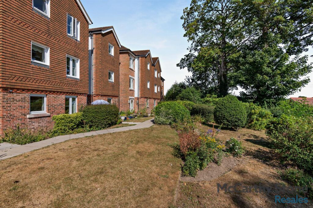 Portman Court, Grange Road, Uckfield, East Sussex, TN22 1FD