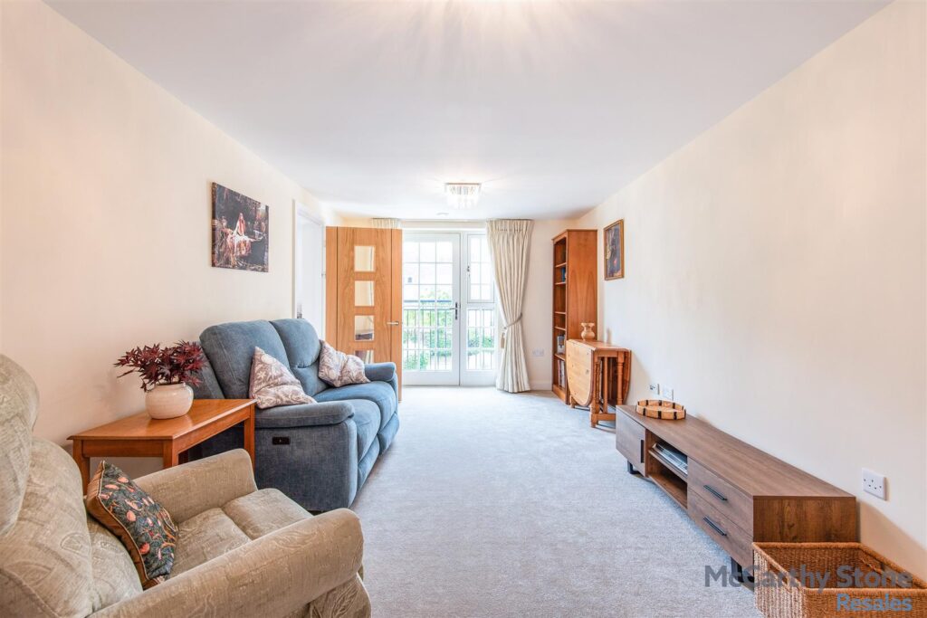 Le Jardin, Station Road, Letchworth Garden City, SG6 3BA
