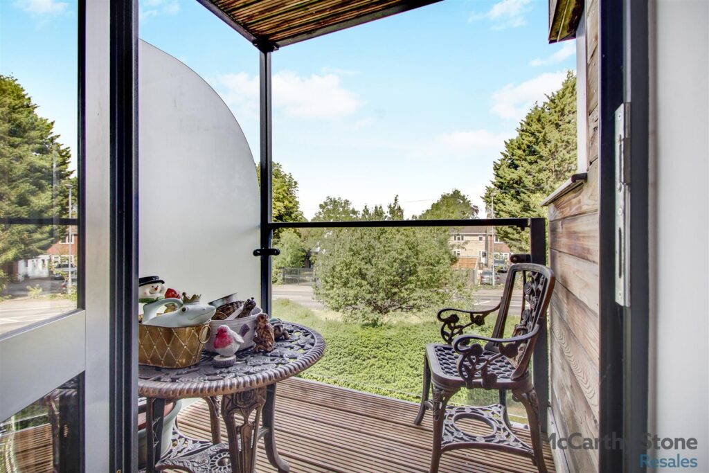Mandeville Court, Darkes Lane, Potters Bar, Hertfordshire, EN6 1BZ