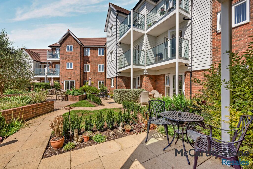 Oak Tree Court, Smallhythe Road, Tenterden, Kent, TN30 7EQ