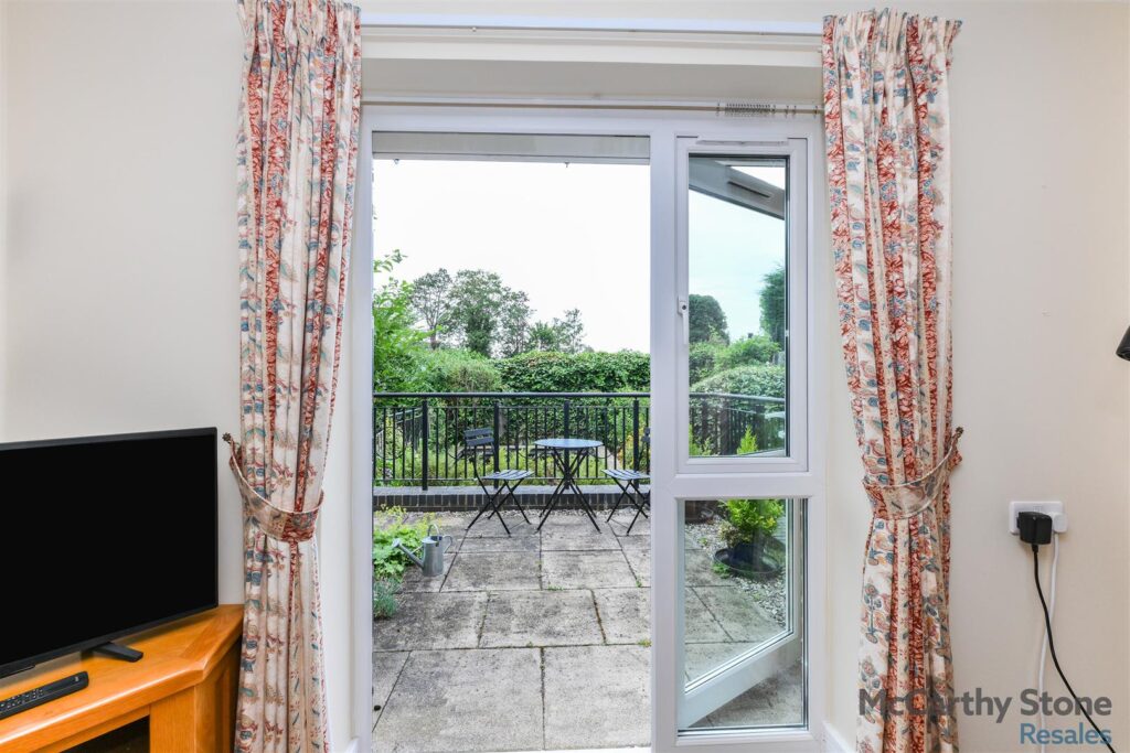 Stewart Court, High Street, Epping, CM16 4FJ