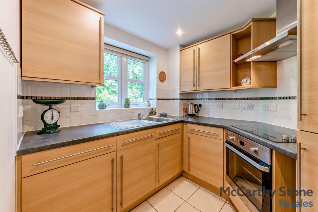 Ridgeway Court, Mutton Hall Hill, Heathfield, East Sussex, TN21 8NB
