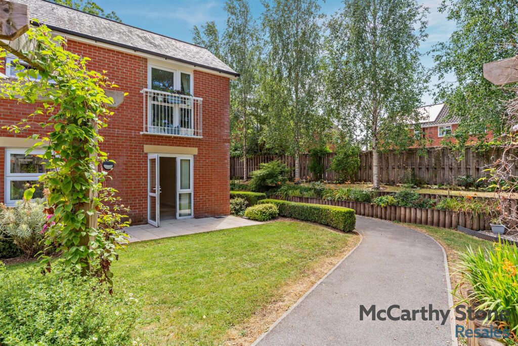 Dukes Court, Bulford, Wellington