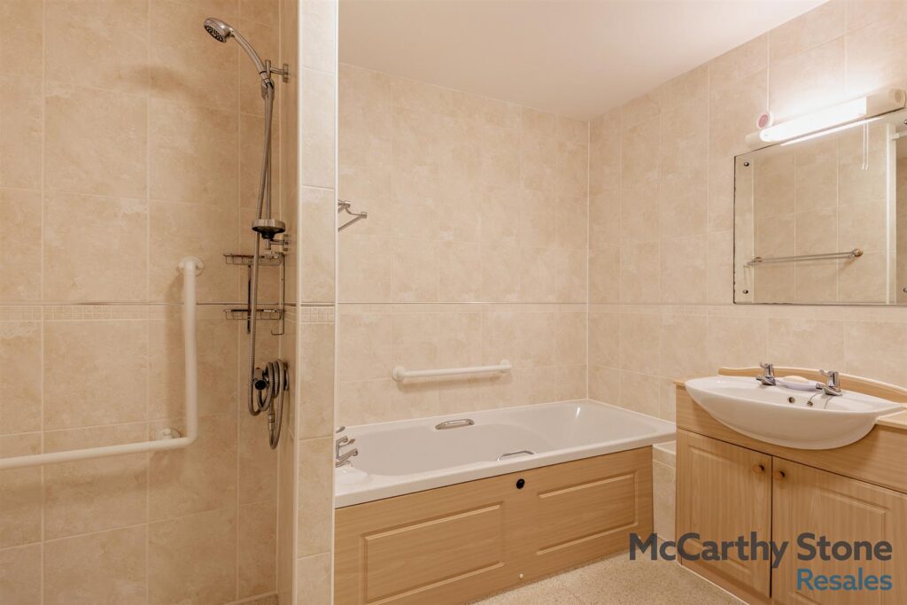 Portman Court, Grange Road, Uckfield, East Sussex, TN22 1FD