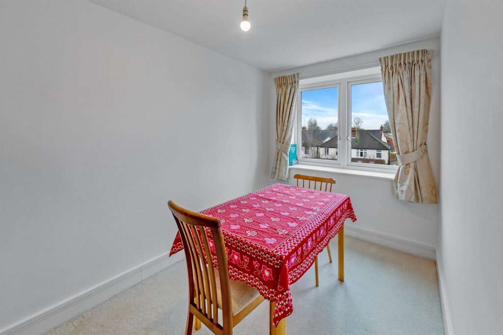 Abbotsmead Place, Caversham, Reading