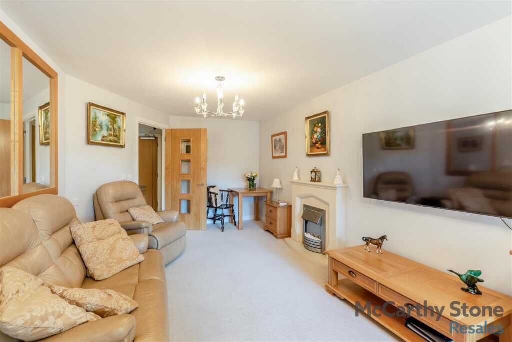 Thorneycroft, Wood Road, Tettenhall, WV6 8PR