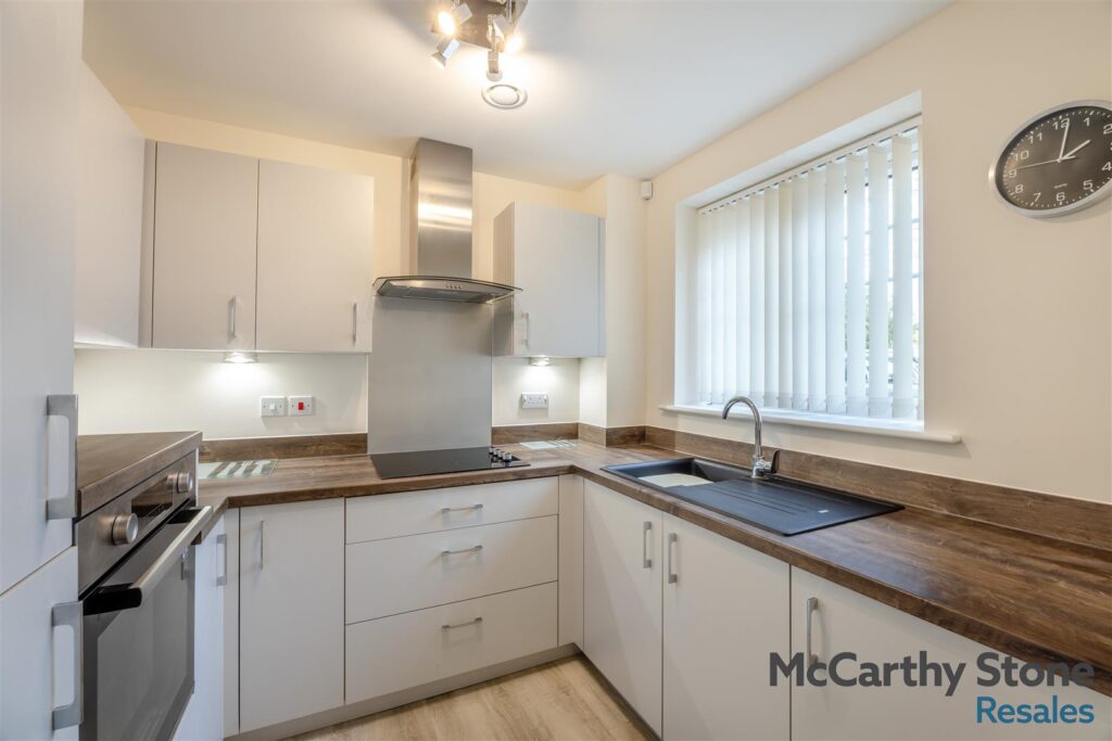 Hooton Road, Willaston, Neston, CH64 1AD