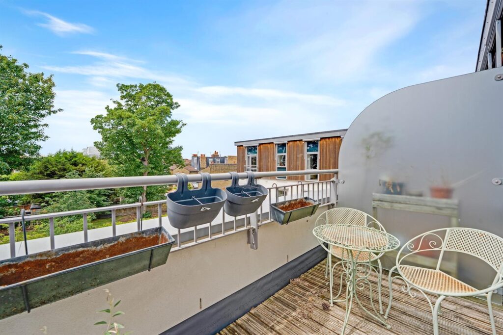 Kingston Road, Raynes Park, London, SW20 8DA