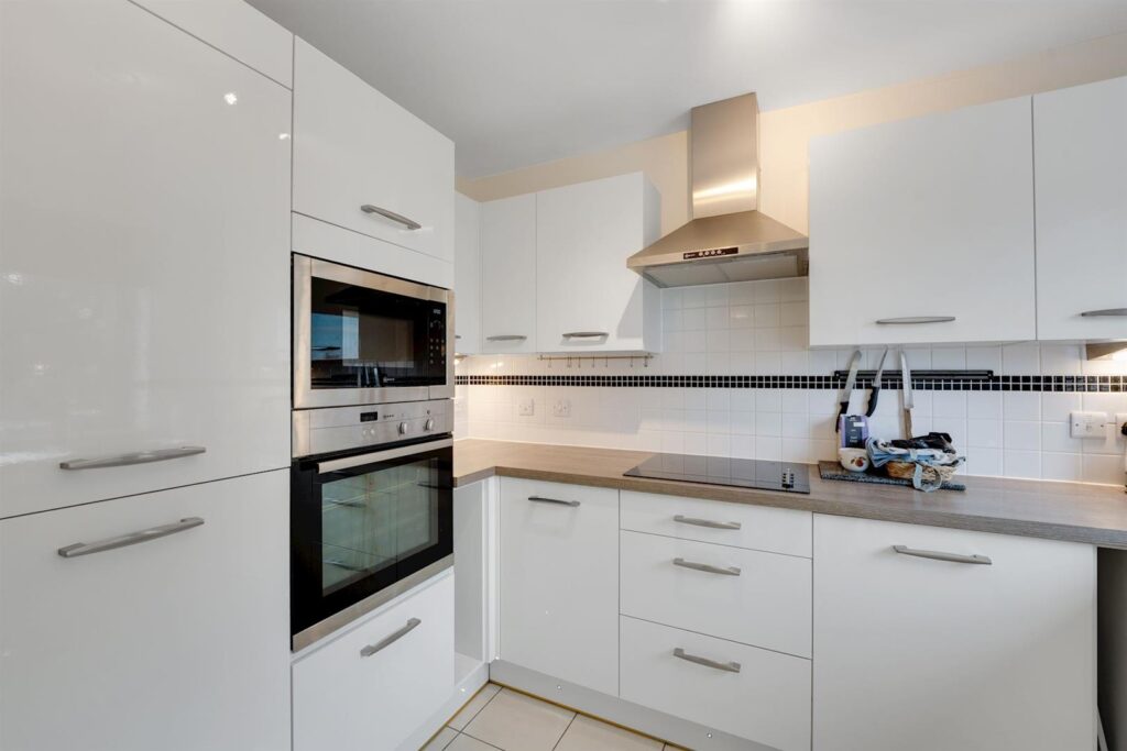 Kingston Road, Raynes Park, London, SW20 8DA