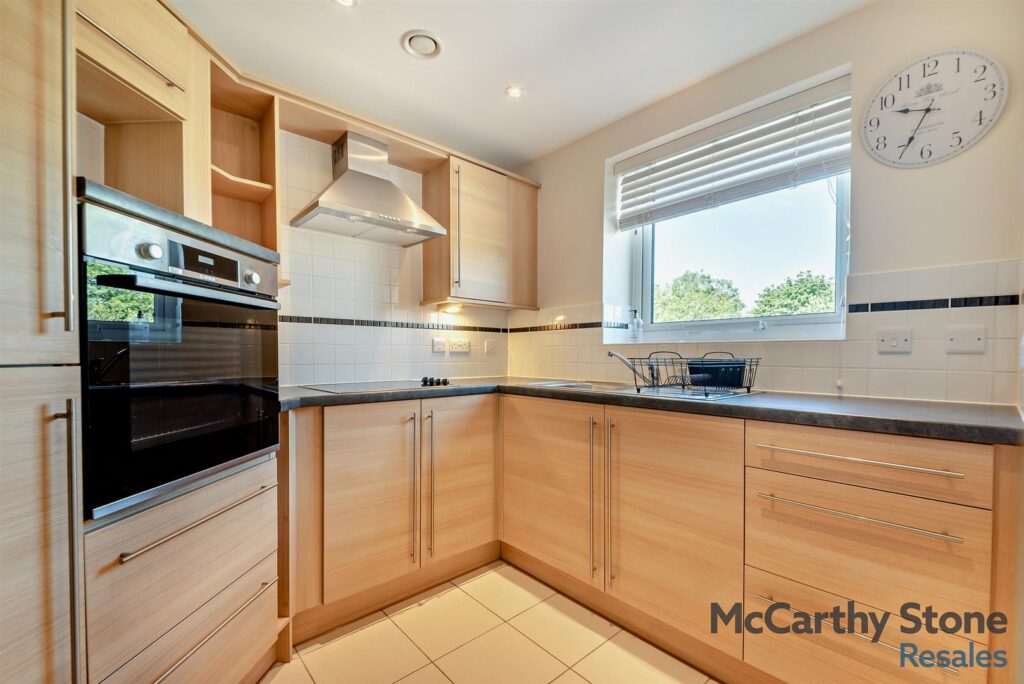 Blunsdon Court, Lady Lane, Swindon, SN25 2NA