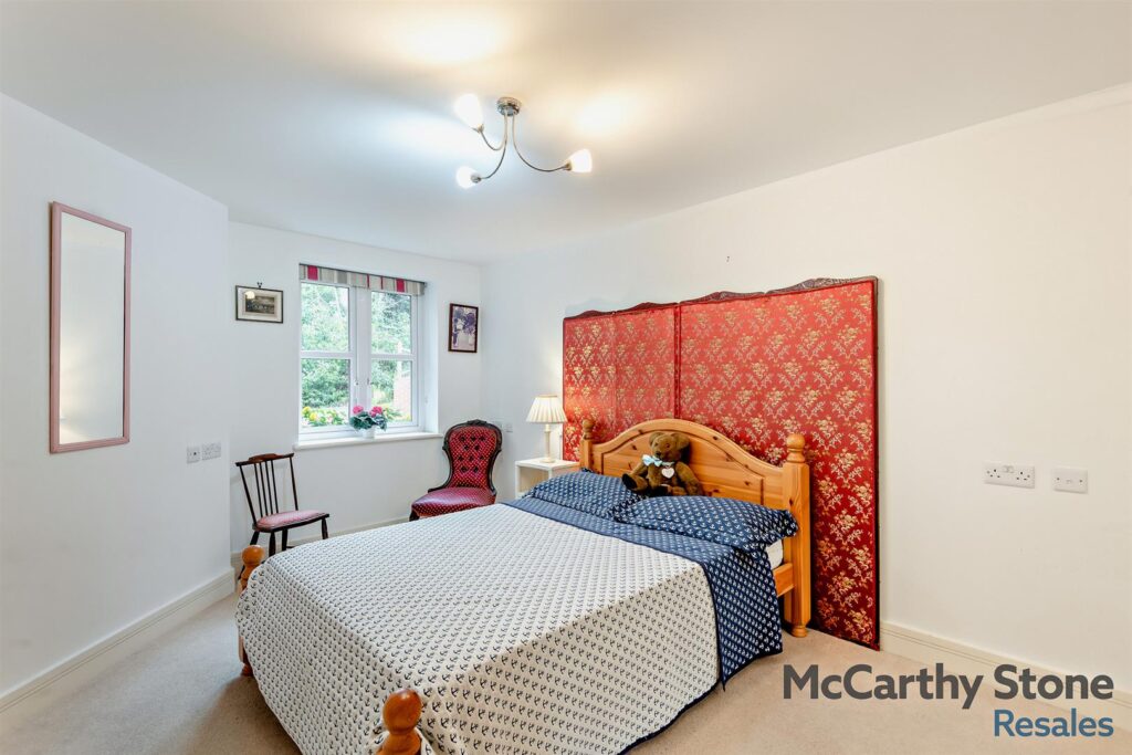 Ridgeway Court, Mutton Hall Hill, Heathfield, East Sussex, TN21 8NB
