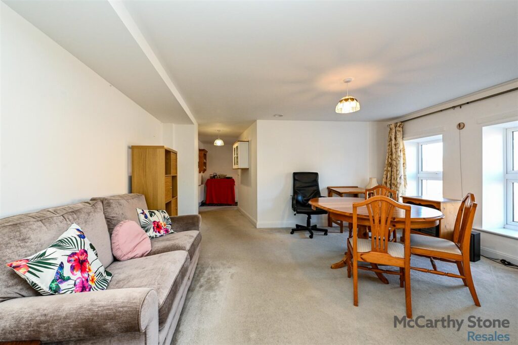 Eastland Grange, 16 Valentine Road, Hunstanton, Norfolk, PE36 5FA