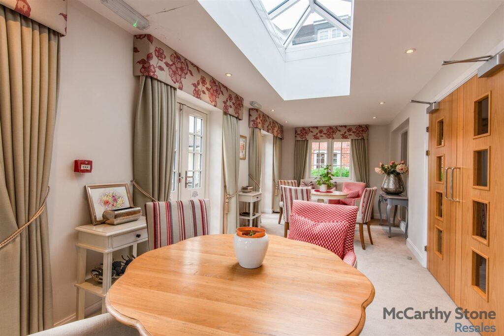 Le Jardin, Station Road, Letchworth Garden City, SG6 3BA