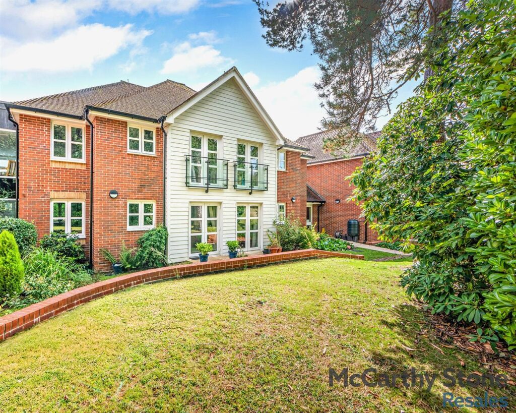 Ridgeway Court, Mutton Hall Hill, Heathfield, East Sussex, TN21 8NB