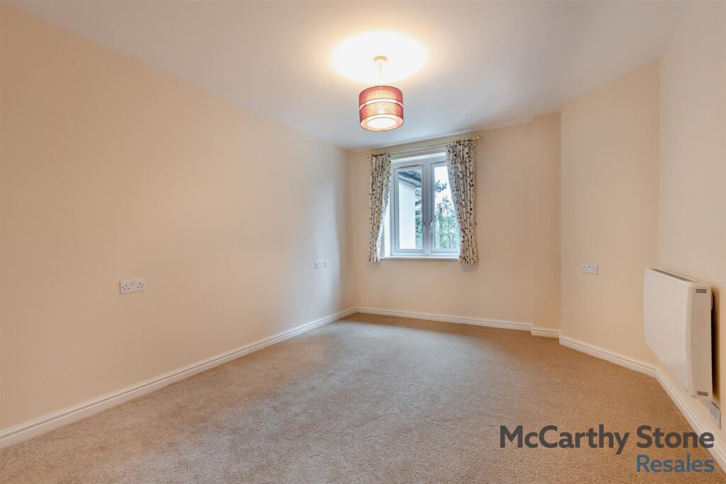Cherret Court, Ferndown, Dorset