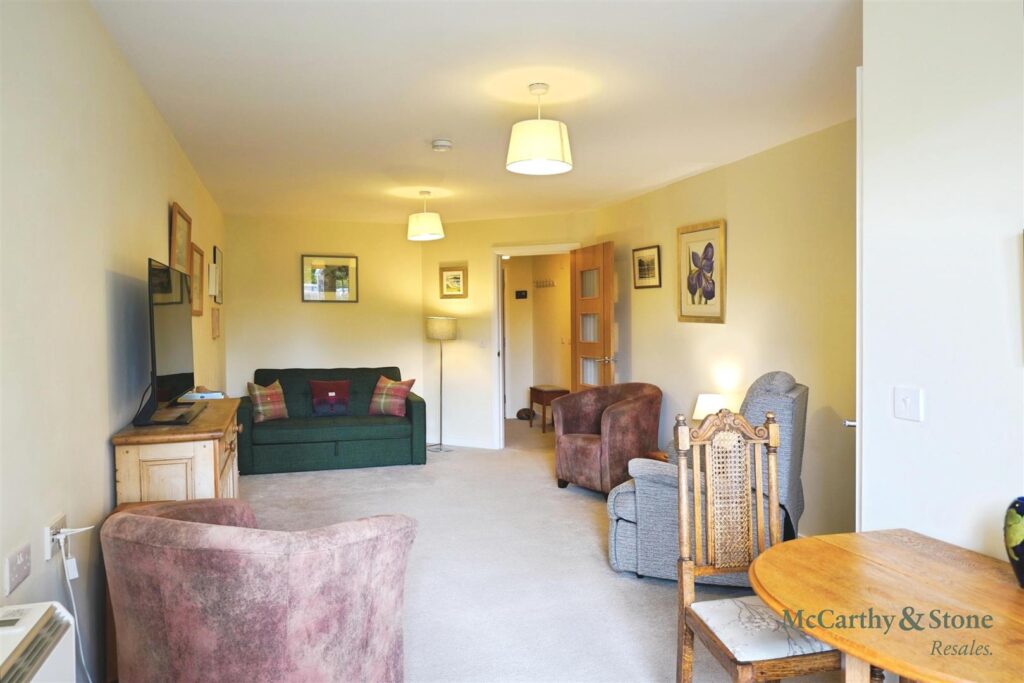 Lyle Court, 25 Barnton Grove, Edinburgh