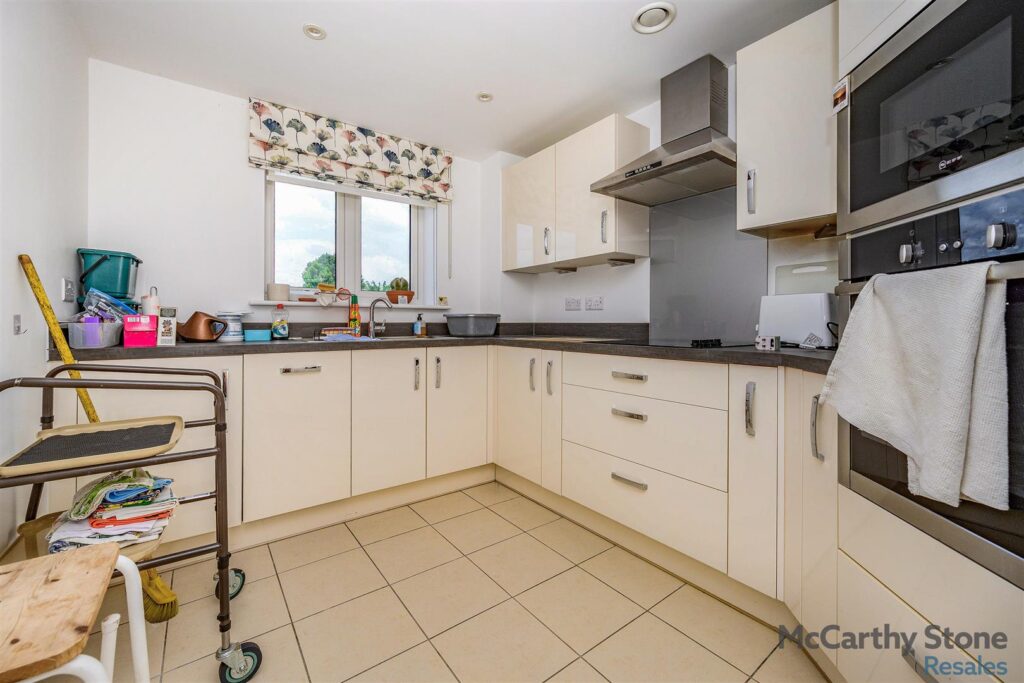 Eleanor House, London Road, St. Albans AL1 1NR