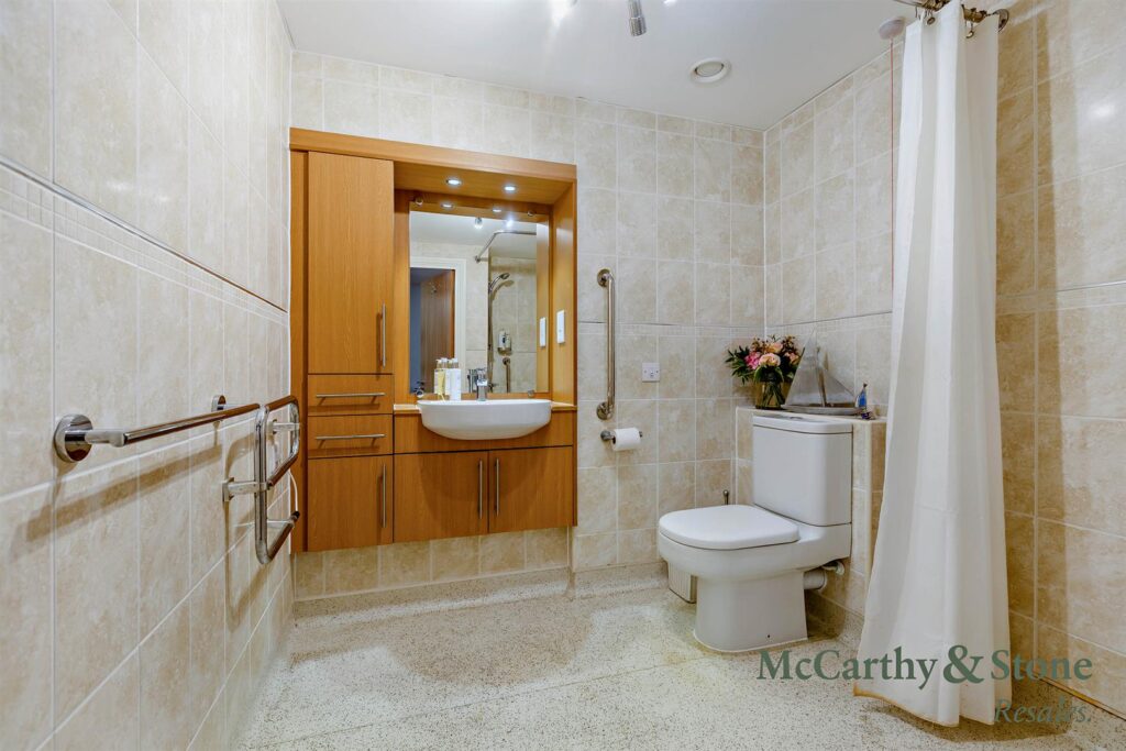 Ellisfields Court, Mount St, Taunton, TA1 3SS