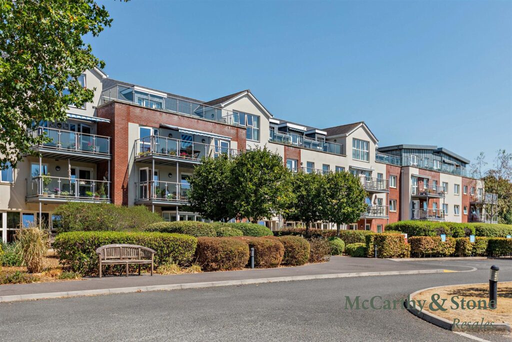 Ellisfields Court, Mount St, Taunton, TA1 3SS