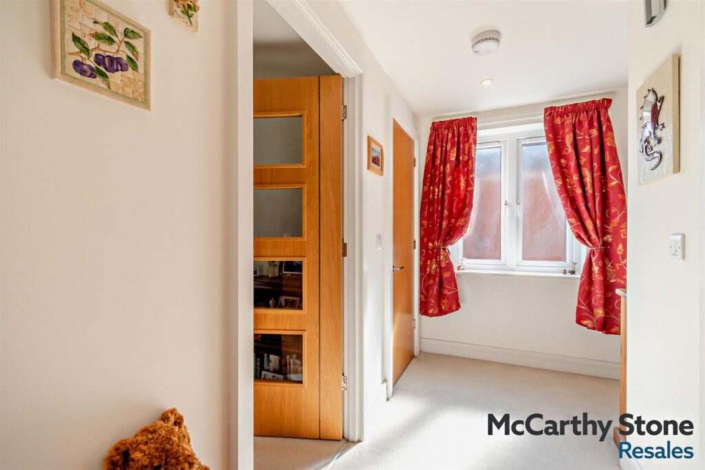 Eadhelm Court, Penlee Close, Edenbridge, Kent, TN8 5FD