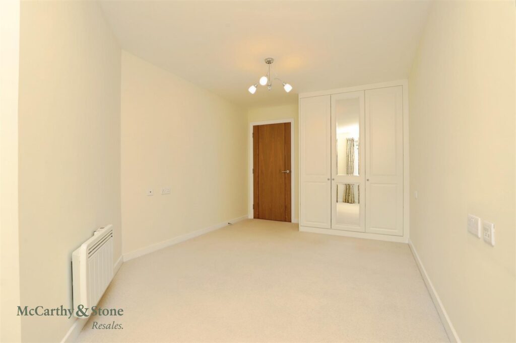 The Fairways, 823 Clarkston Road, Glasgow, G44 3UZ