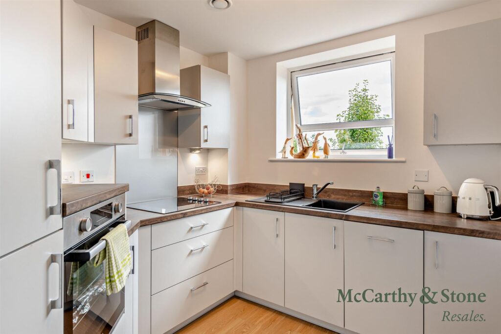 Foxglove Place, Willand Road, Cullompton