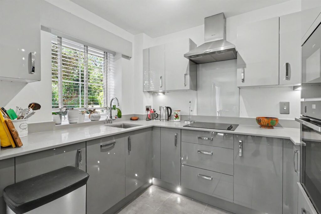 Manor Park Road, Chislehurst, BR7 5FT
