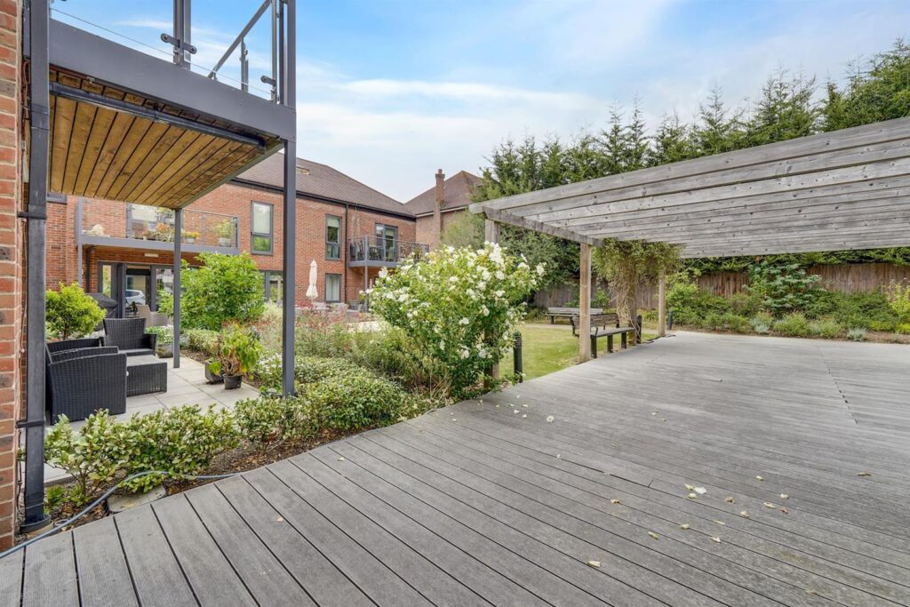 Alderton Hill, Loughton, IG10 3FS
