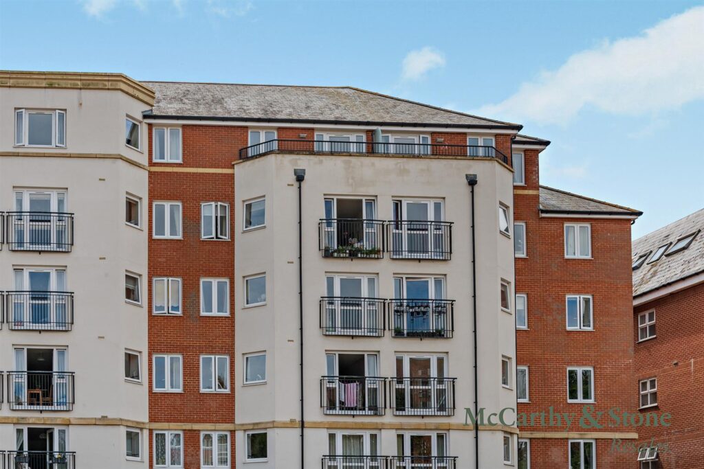 Martello Court, Jevington Gardens, Eastbourne, East Sussex,BN21 4SD