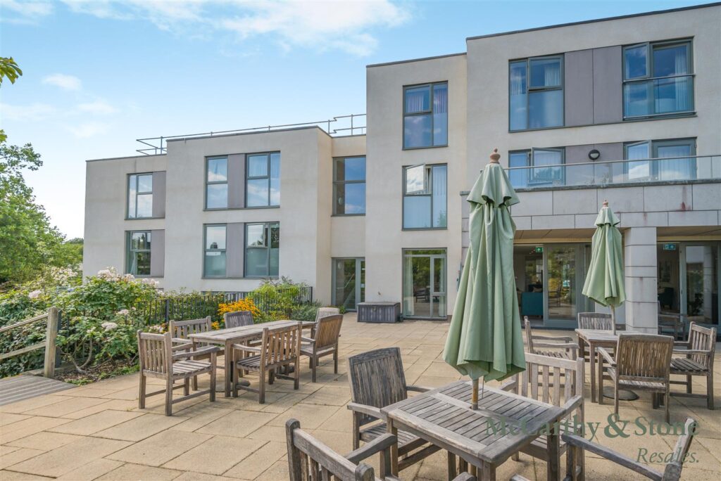 Bath Gate Place, Tetbury Road, Cirencester