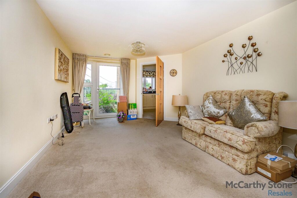 Eleanor House, London Road, St. Albans AL1 1NR