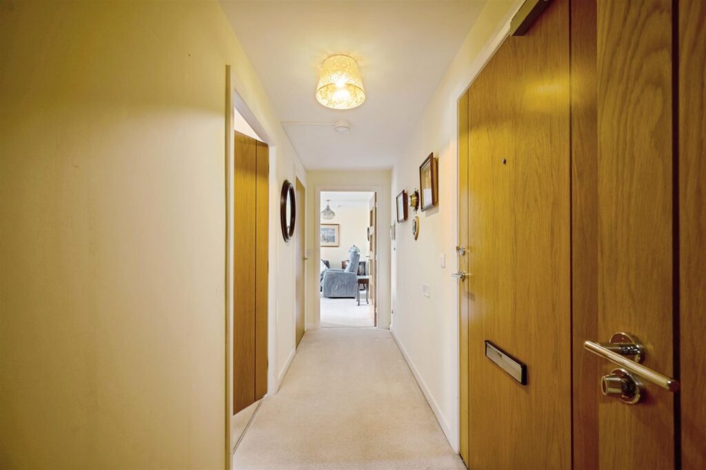 Lauder Court, Staneacre Park, Hamilton