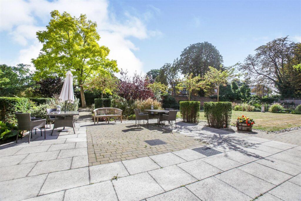 Elles House, Shotfield, Wallington, SM6 0BL