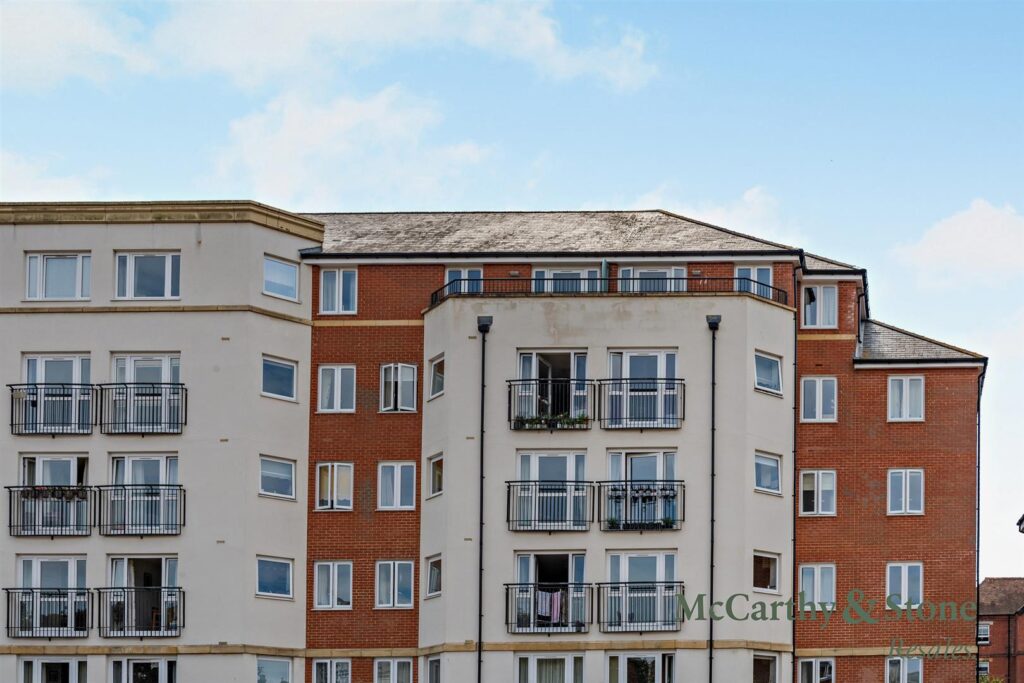 Martello Court, Jevington Gardens, Eastbourne, East Sussex,BN21 4SD