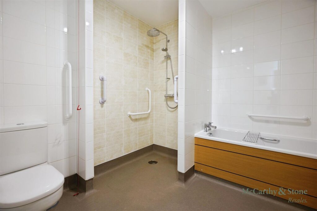 Lyle Court, 25 Barnton Grove, Edinburgh