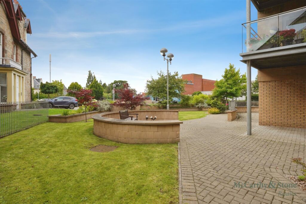 Lyle Court, 25 Barnton Grove, Edinburgh