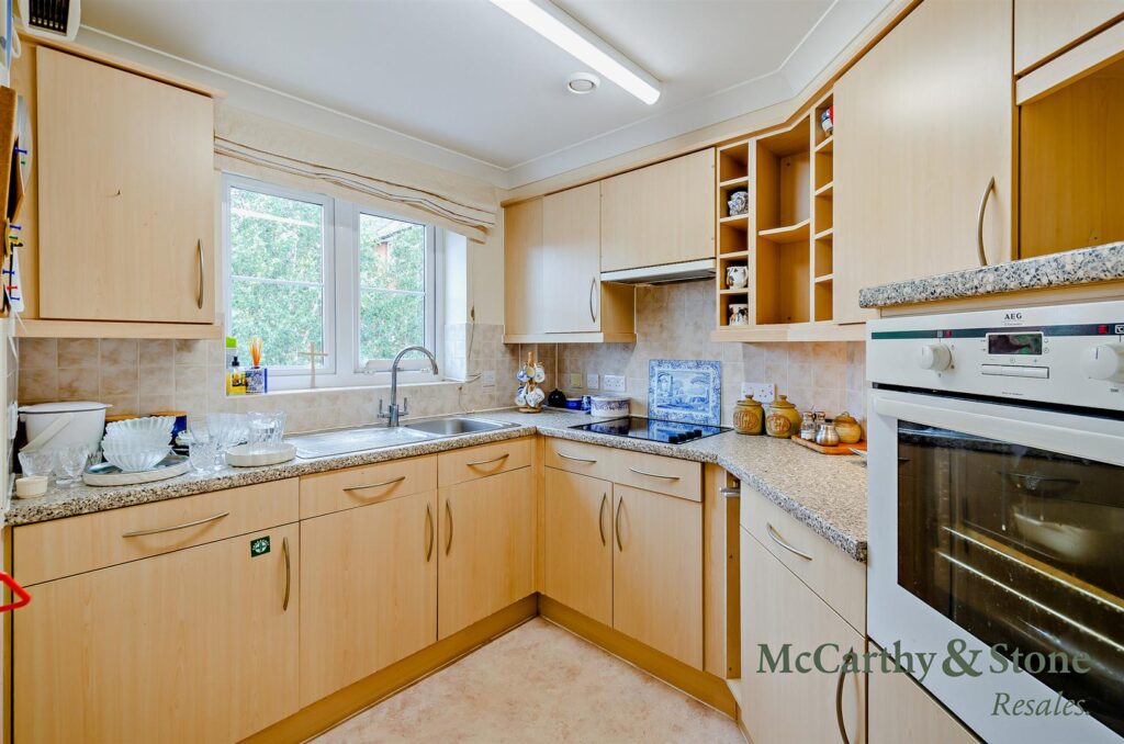 Foxhall Court, School Lane, Banbury