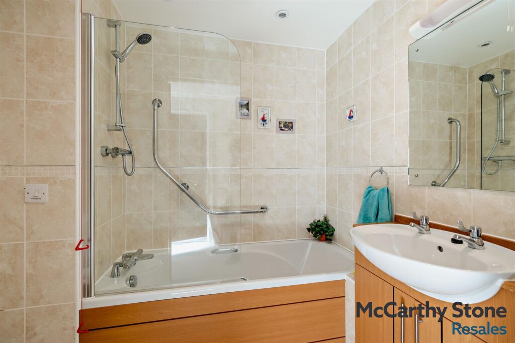 Eadhelm Court, Penlee Close, Edenbridge, Kent, TN8 5FD