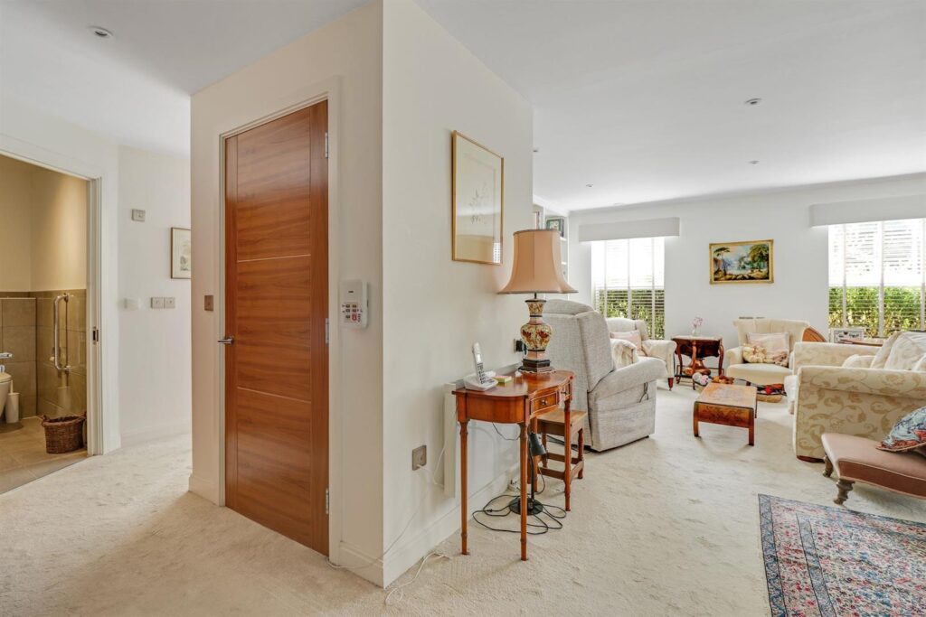 Manor Park Road, Chislehurst, BR7 5FT