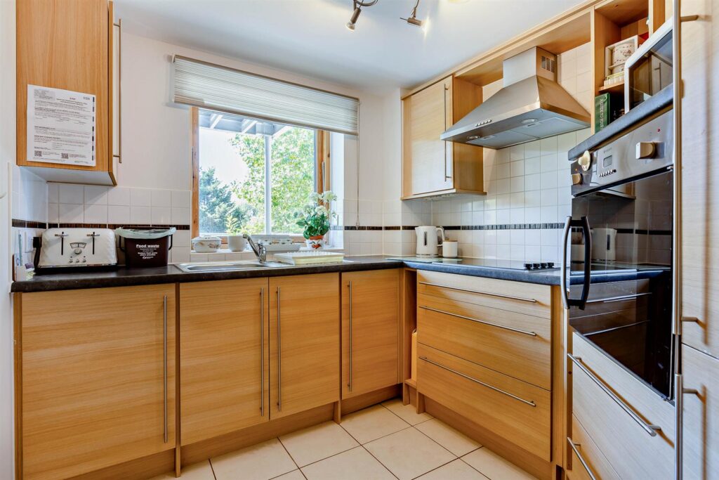 Ellisfields Court, Mount St, Taunton, TA1 3SS